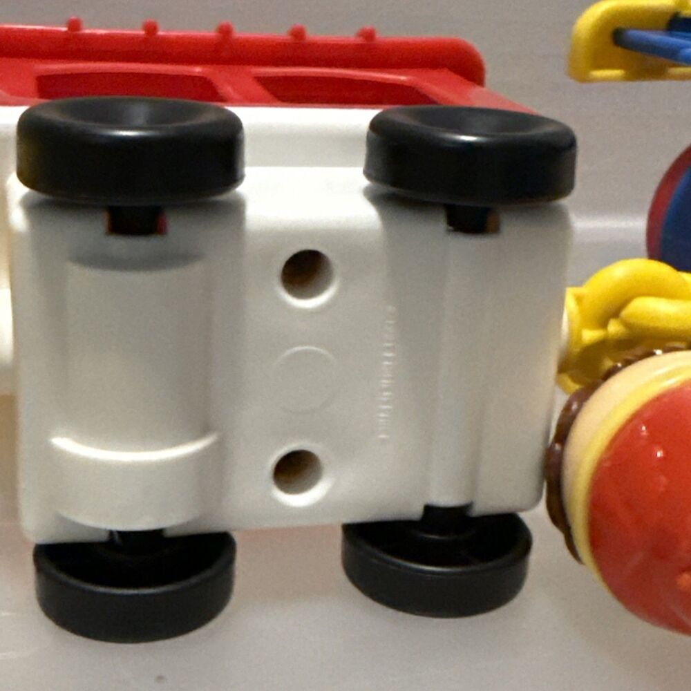 Vtg 1991 Fisher Price Chunky Little People Circus Train Engine & Red Car - Picture 8 of 12